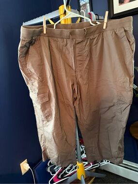 St. John's Bay Men's Brown Cargo Capris